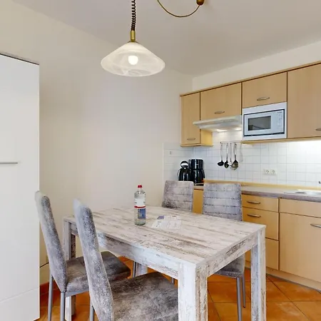 Appartementhaus Binzer Sterne 24 *